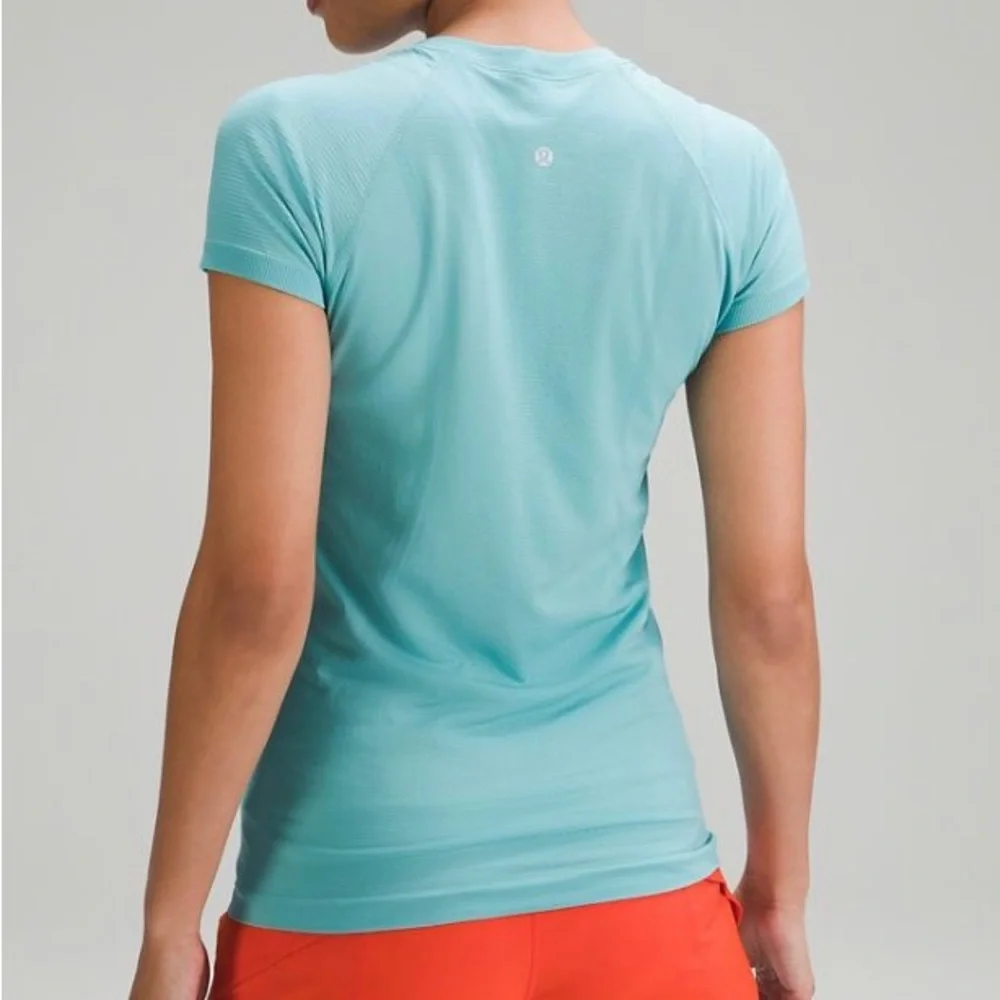 size 6 lulu swiftly tech! will send more pics if interested! - Picture 2 of 2